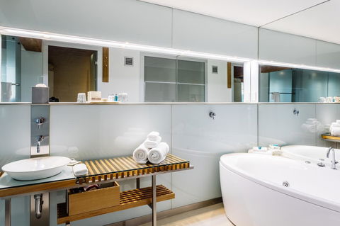 The Henry Jones Art Hotel - Sunshine Coast Guide 41