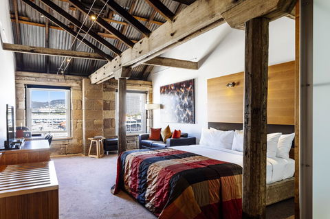 The Henry Jones Art Hotel - Sunshine Coast Guide 3