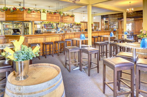 The Richmond Arms Hotel - Sunshine Coast Guide 12