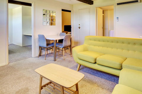 The Richmond Arms Hotel - Sunshine Coast Guide 3