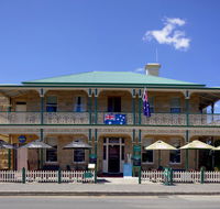 The Richmond Arms Hotel