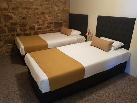 The Richmond Arms Hotel - Sunshine Coast Guide 8