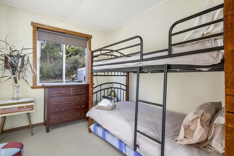 Summertime Cottage - Sunshine Coast Guide 24
