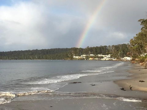 Summertime Cottage - Sunshine Coast Guide 2