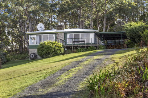 Summertime Cottage - Sunshine Coast Guide 35