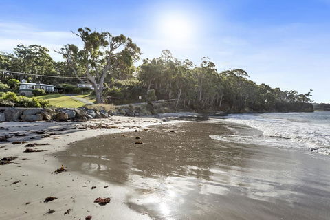 Summertime Cottage - Sunshine Coast Guide 14