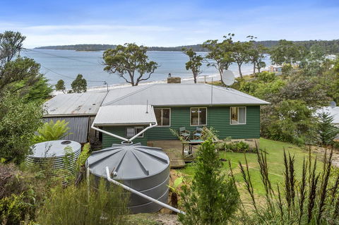 Summertime Cottage - Sunshine Coast Guide 18