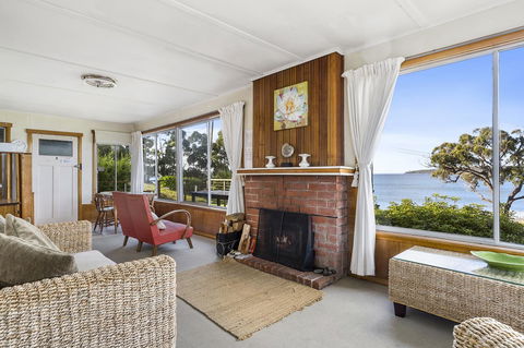Summertime Cottage - Sunshine Coast Guide 17