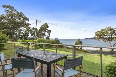 Summertime Cottage - Sunshine Coast Guide 16