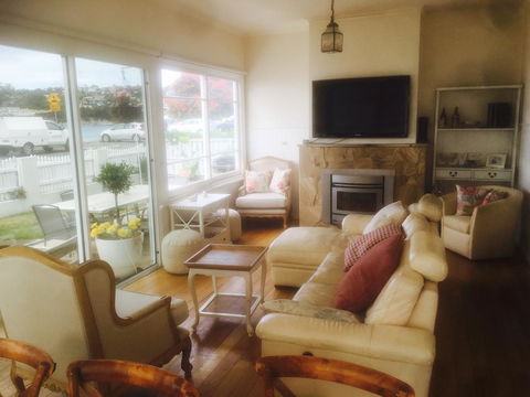 The Ultimate Beach House - Sunshine Coast Guide 15