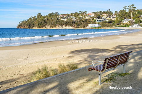 The Ultimate Beach House - Sunshine Coast Guide 1