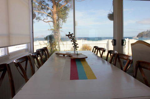 The Ultimate Beach House - Sunshine Coast Guide 24