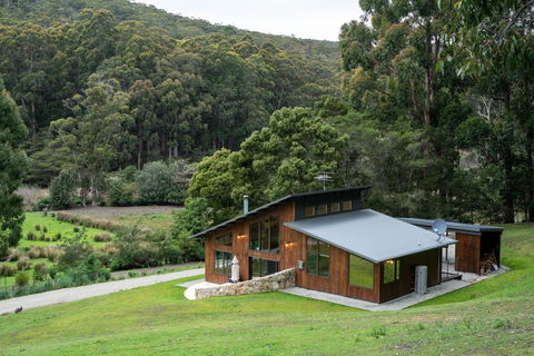Adventure Bay Retreat Bruny Island - Sunshine Coast Guide 23