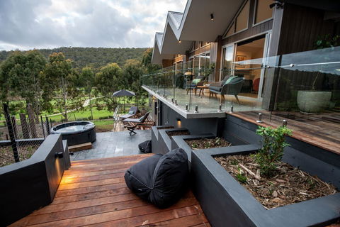 Adventure Bay Retreat Bruny Island - Sunshine Coast Guide 0