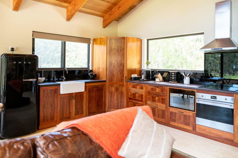 Adventure Bay Retreat Bruny Island - Sunshine Coast Guide 21