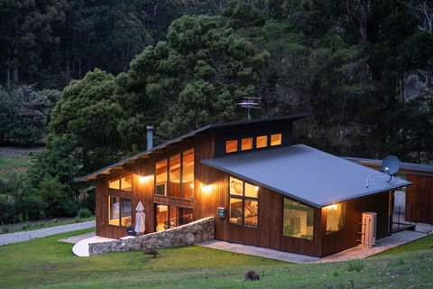 Adventure Bay Retreat Bruny Island - Sunshine Coast Guide 1