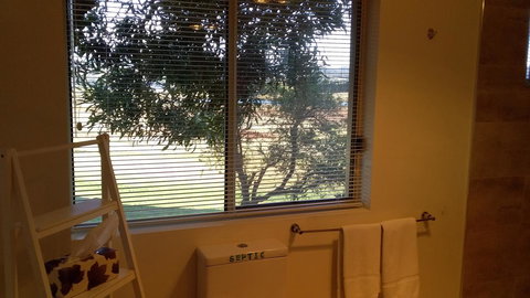 Pelican Point Sanctuary - Sunshine Coast Guide 1