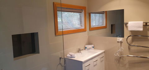 Roland B&B - Sunshine Coast Guide 2