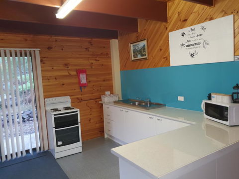 Roland B&B - Sunshine Coast Guide 0