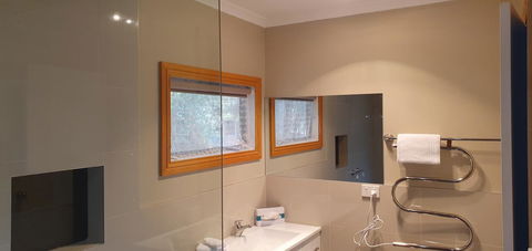 Roland B&B - Sunshine Coast Guide 6