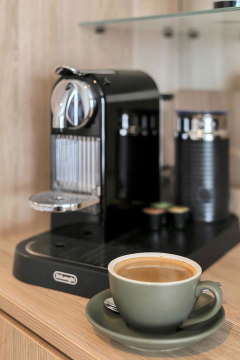 Hotel Launceston - Sunshine Coast Guide 5