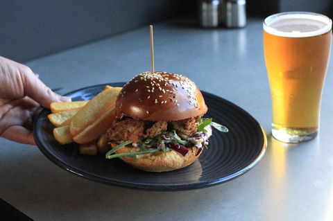 Hotel Launceston - Sunshine Coast Guide 18