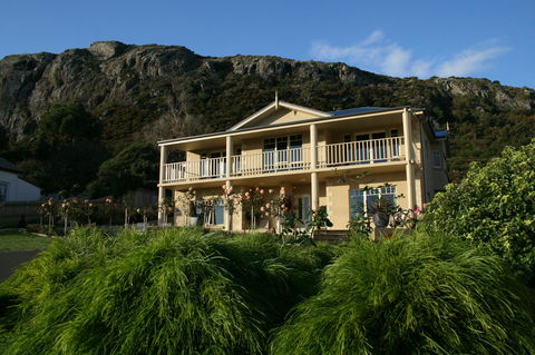 On The Terrace - Sunshine Coast Guide 0