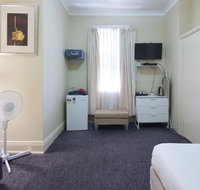 Neutral Bay Lodge - Sunshine Coast Guide