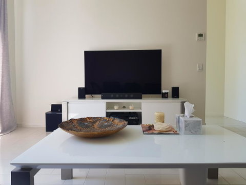 New Spacious Beachside Townhouse - Sunshine Coast Guide 2
