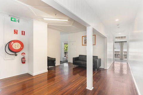 Newmarket Hotel - Sunshine Coast Guide 3