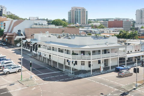 Newmarket Hotel - Sunshine Coast Guide 0