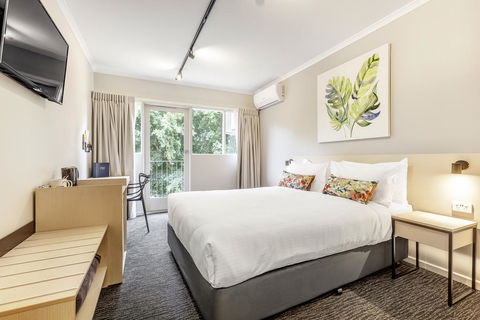 Nightcap At Findon Hotel - Sunshine Coast Guide 0