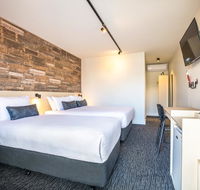 Nightcap at Westside Hotel - Sunshine Coast Guide