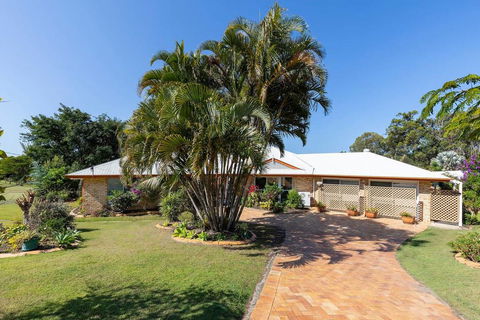 Ninderry Rise Retreat - Sunshine Coast Guide 0