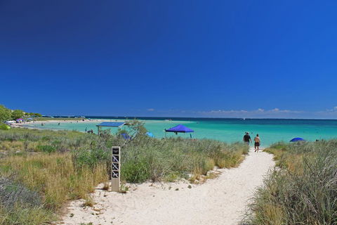 Ningaloo Coral Bay Backpackers - Sunshine Coast Guide 0