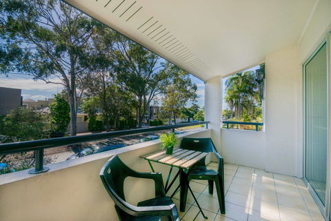 Noosa Parade Holiday Inn - Sunshine Coast Guide 1