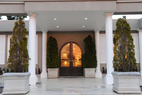 Norwood House Motel & Receptions - Sunshine Coast Guide 1