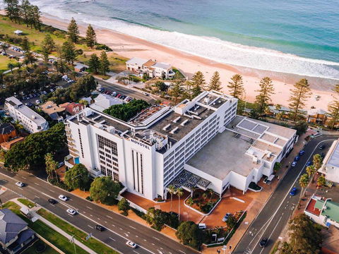 Novotel Wollongong Northbeach - Sunshine Coast Guide 0