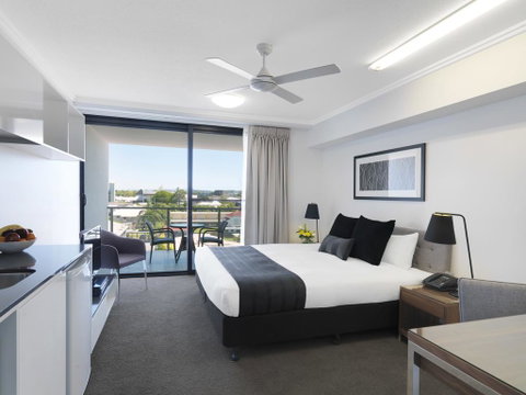 Oaks Mackay Carlyle Suites - Sunshine Coast Guide 0
