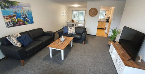 Ocean Pearl Villa - Sunshine Coast Guide 3