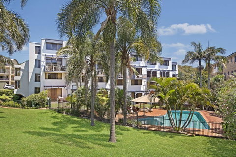 Ocean Terrace 6 67 Pacific Drive - Sunshine Coast Guide 0