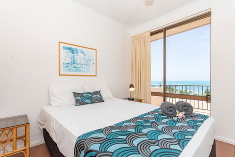 OCEAN VIEWS 10 - Sunshine Coast Guide 3