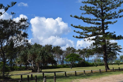 Oceanfront Beach House On Marine Parade - Sunshine Coast Guide 3