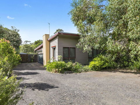 OCEANS 12 - ANGLESEA - Sunshine Coast Guide 0