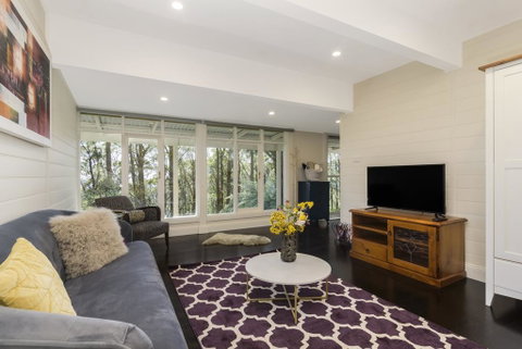 Olinda Forest Retreat With Spa - Sunshine Coast Guide 1