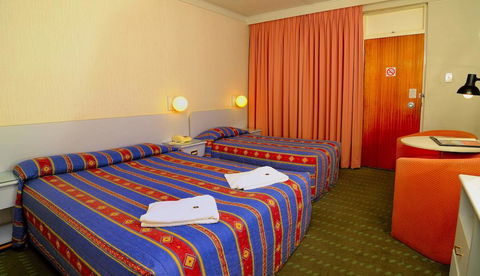 Olympia Motel - Sunshine Coast Guide 2