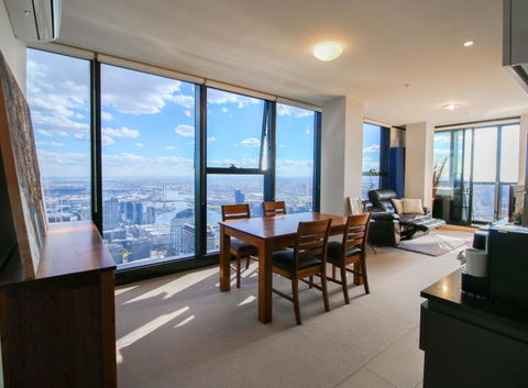 ON TOP OF THE WORLD - BEST VIEWS IN MELBOURNE !! - Sunshine Coast Guide 1