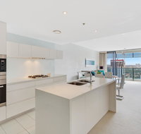 Oracle - 5 Star Luxury - Level 25 - Sunshine Coast Guide