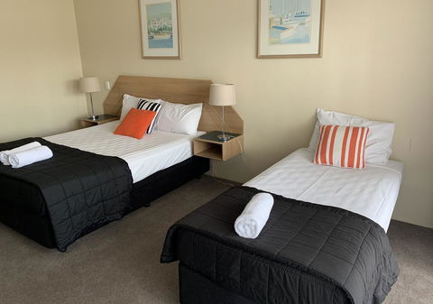 Outrigger Burleigh - Sunshine Coast Guide 2