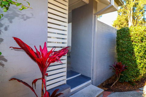Oystercatcher Executive Resort Villa - Sunshine Coast Guide 3